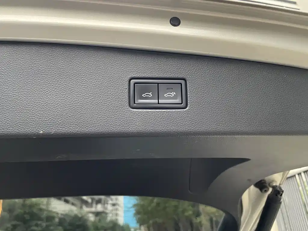 Volkswagen Tiguan L — миниатюра 14