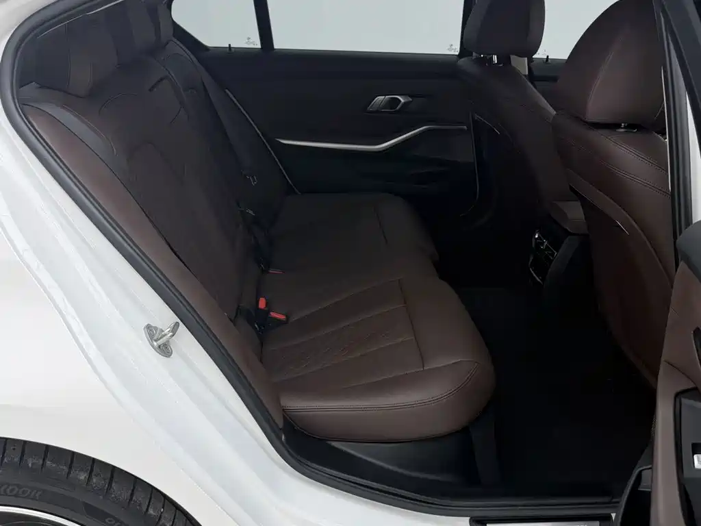 BMW 3 Series — миниатюра 11