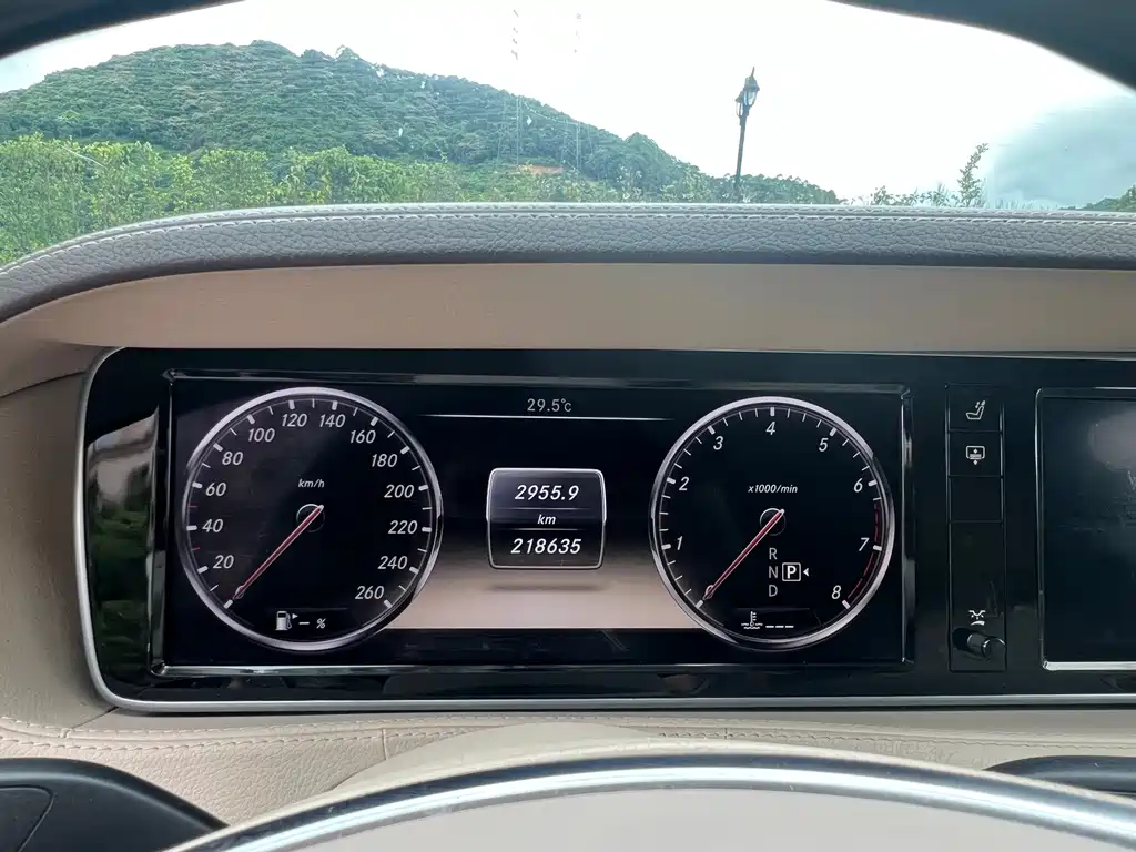 Mercedes-Benz S-Class — миниатюра 17
