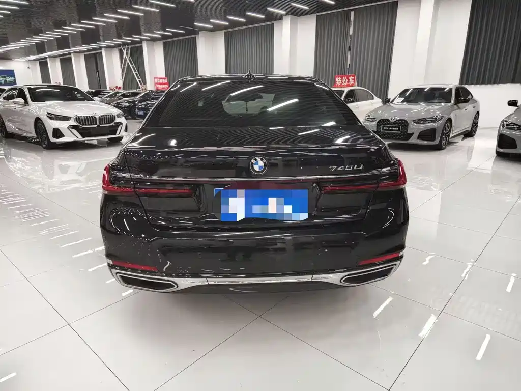 BMW 7 Series — миниатюра 3