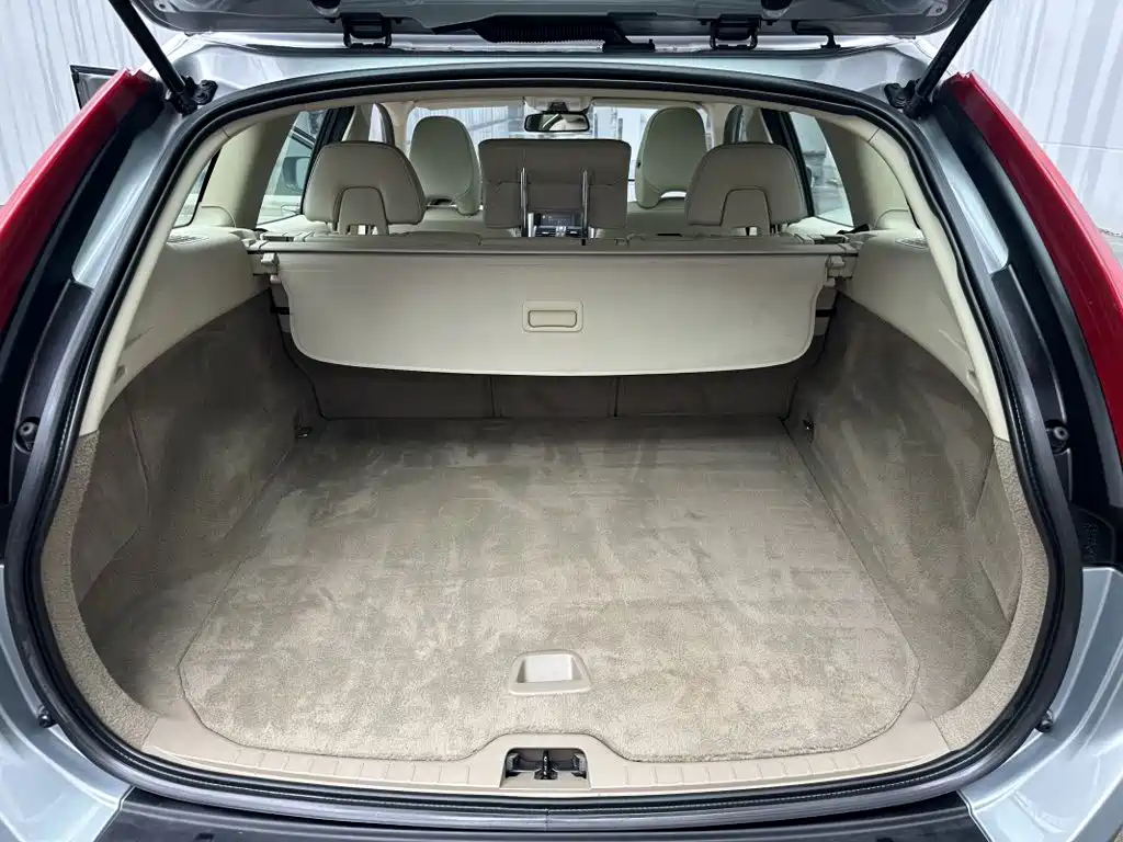 Volvo XC60 (Import) — миниатюра 16