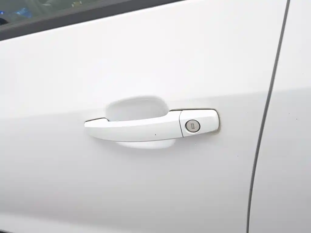 Chevrolet Trax — миниатюра 18