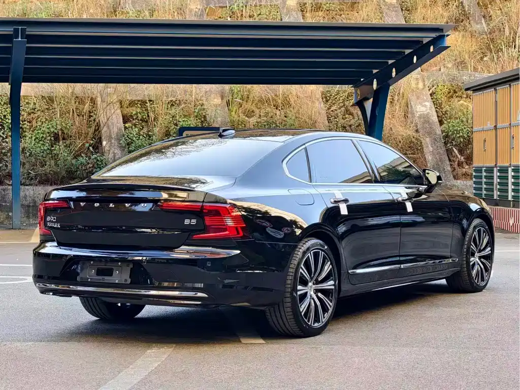 Volvo S90 2023 B5 Luxury