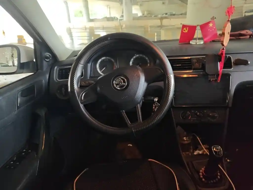 Skoda Rapid — миниатюра 6