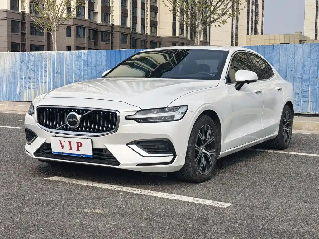 Volvo S60 2023