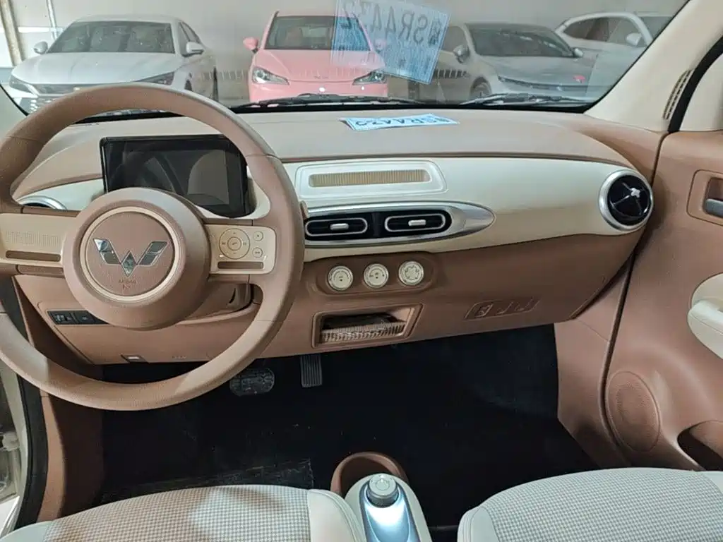 Wuling MINIEV — миниатюра 12