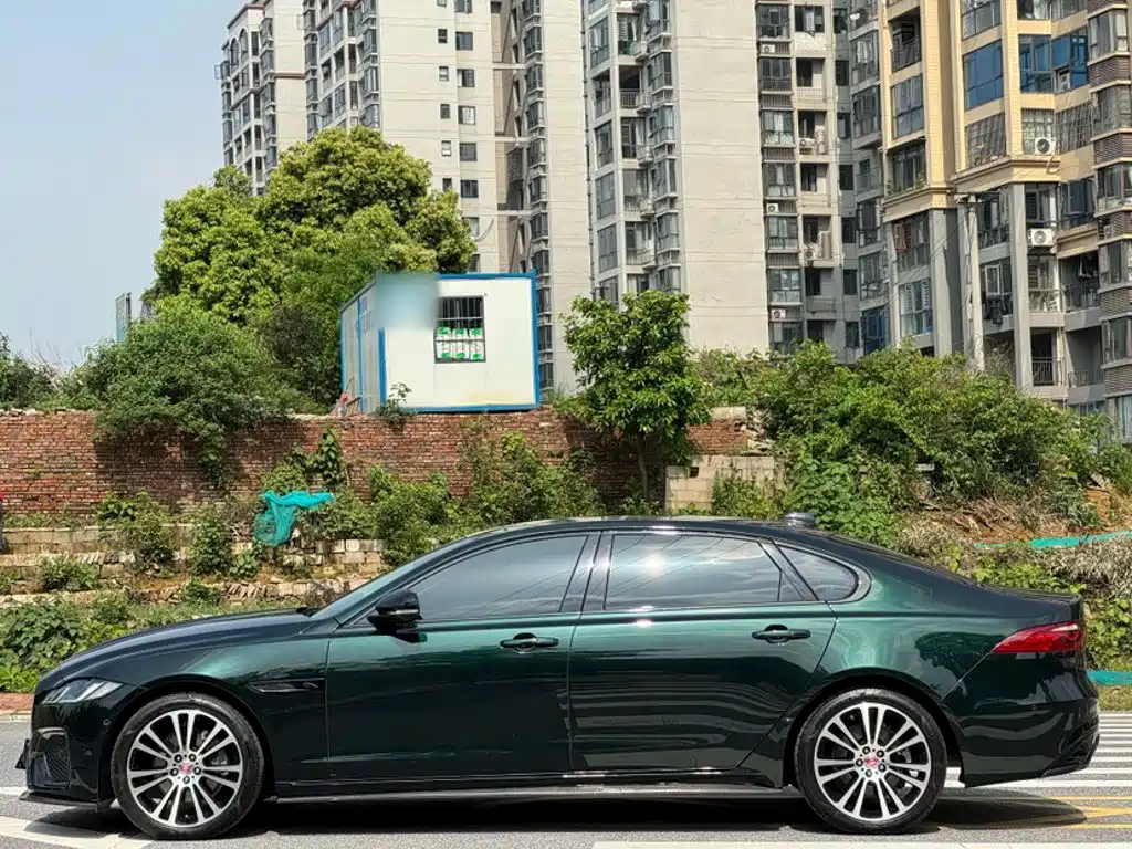 Jaguar XFL 2024 2.0T P250 Premium Luxury