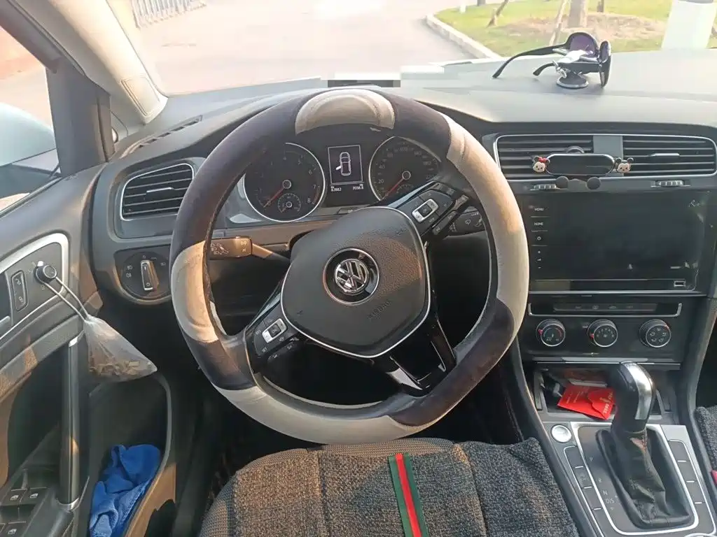 Volkswagen Golf — миниатюра 11