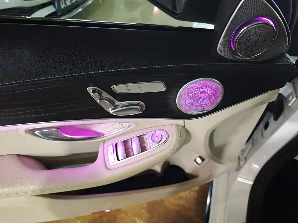 Mercedes-Benz C-Class — миниатюра 10