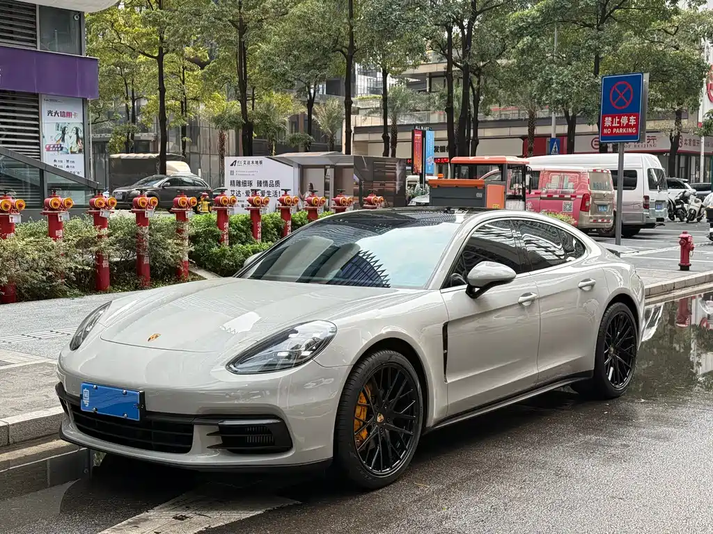 Porsche Panamera 2019