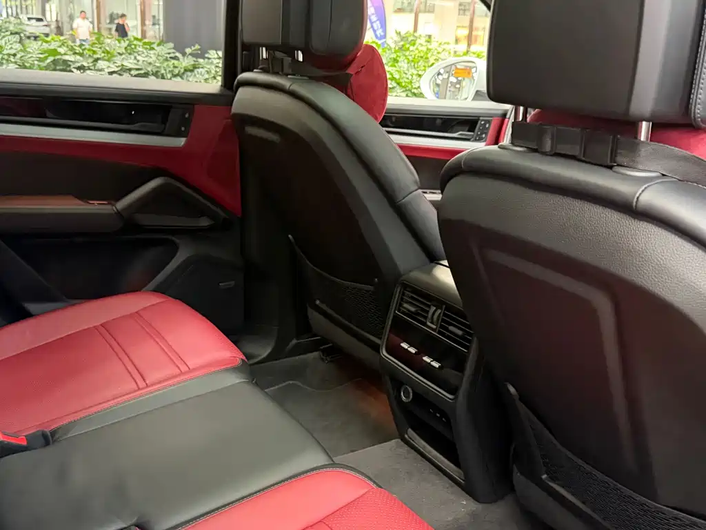 Porsche Cayenne — миниатюра 7