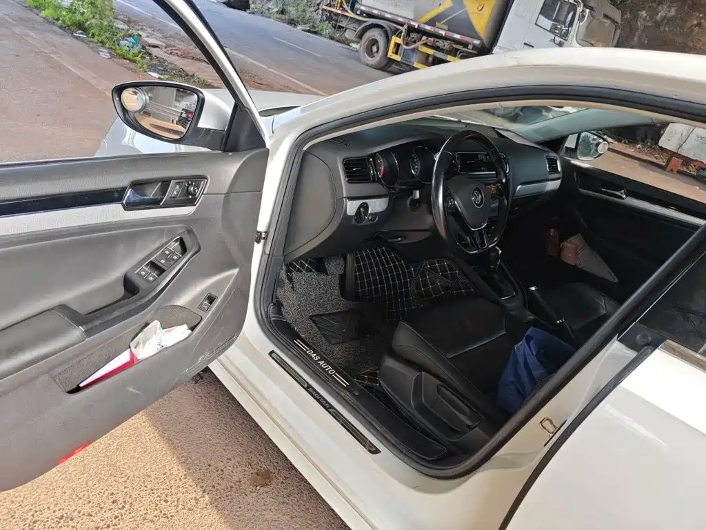 Volkswagen Sagitar — миниатюра 12