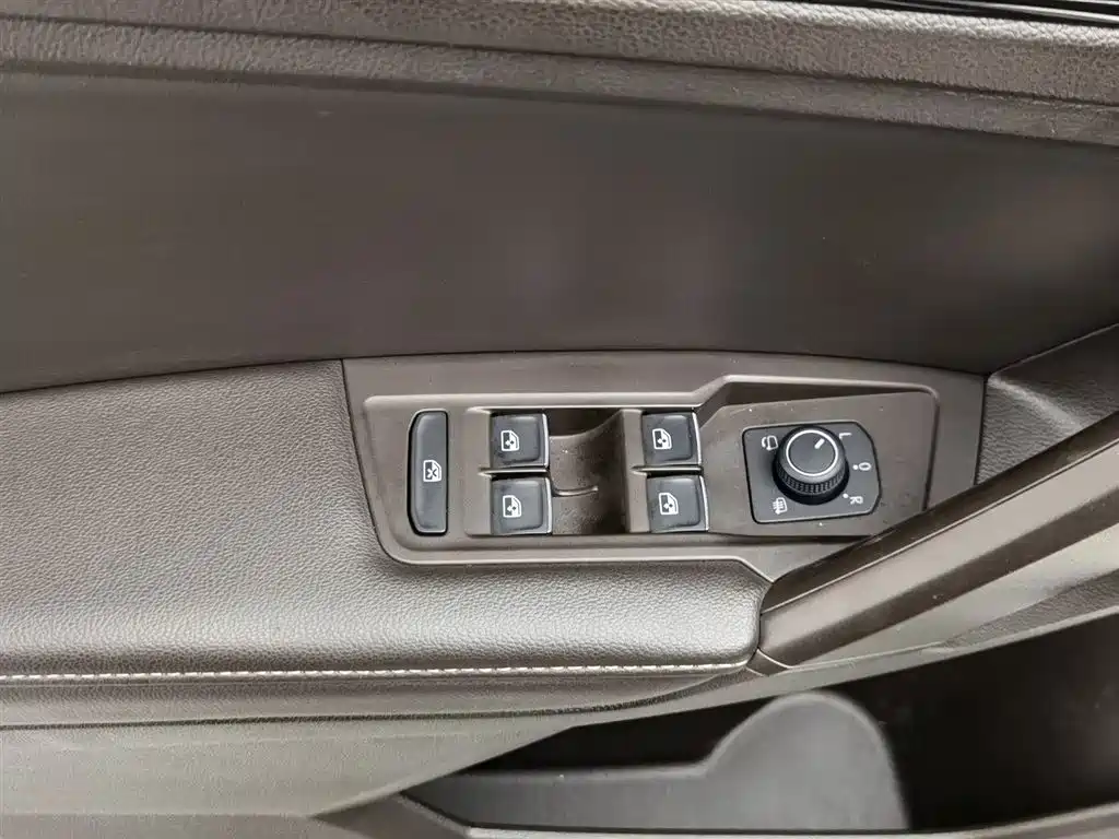 Volkswagen Tiguan L L 2017 380TSI AT Luxury