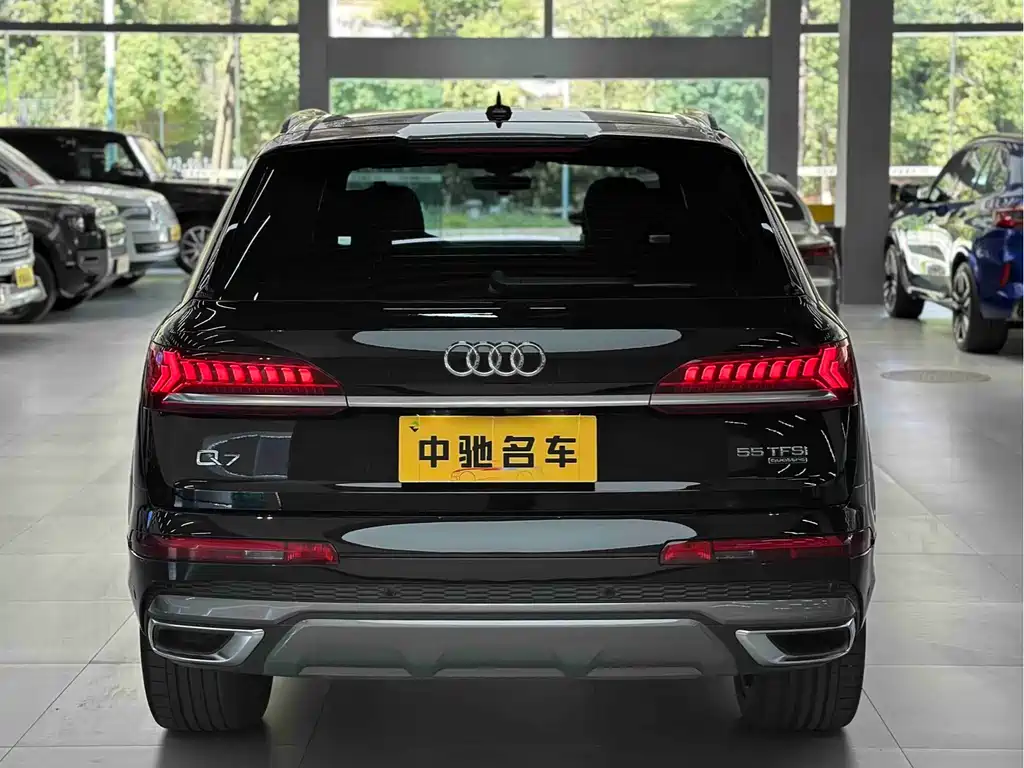 Audi Q7 2023 55 TFSI quattro S line Sport