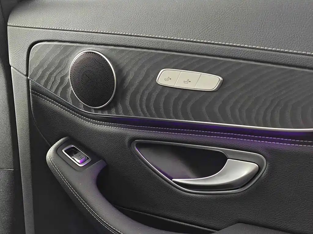 Mercedes-Benz C-Class — миниатюра 16