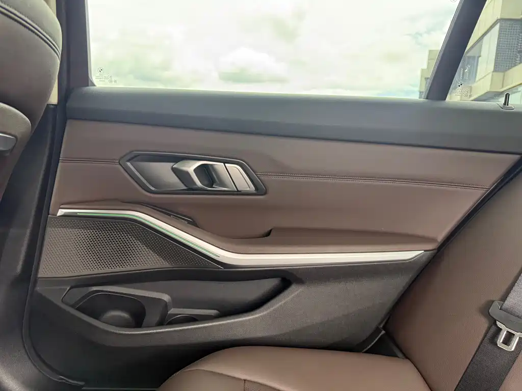 BMW 3 Series — миниатюра 33