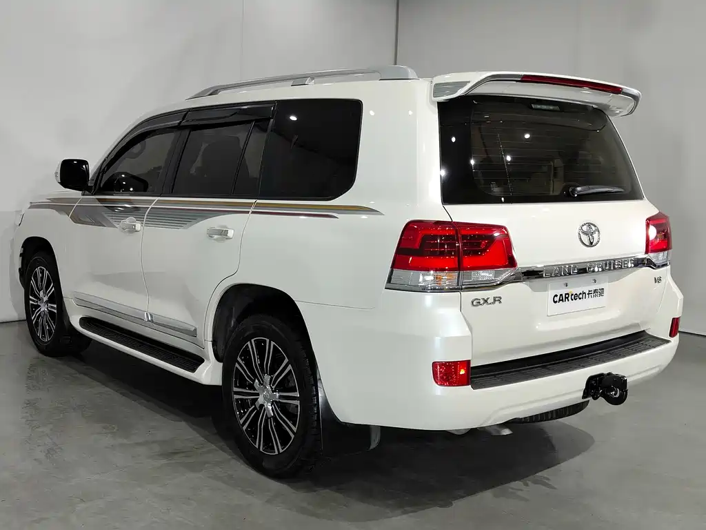 TOYOTA LAND CRUISER