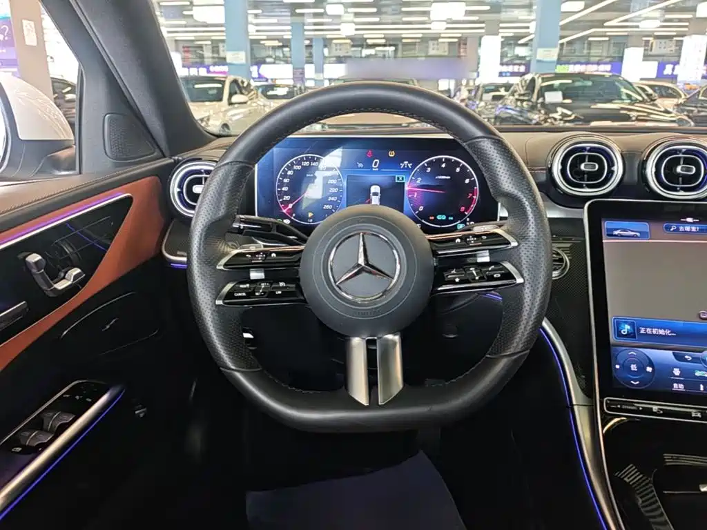 Mercedes-Benz C-Class — миниатюра 11