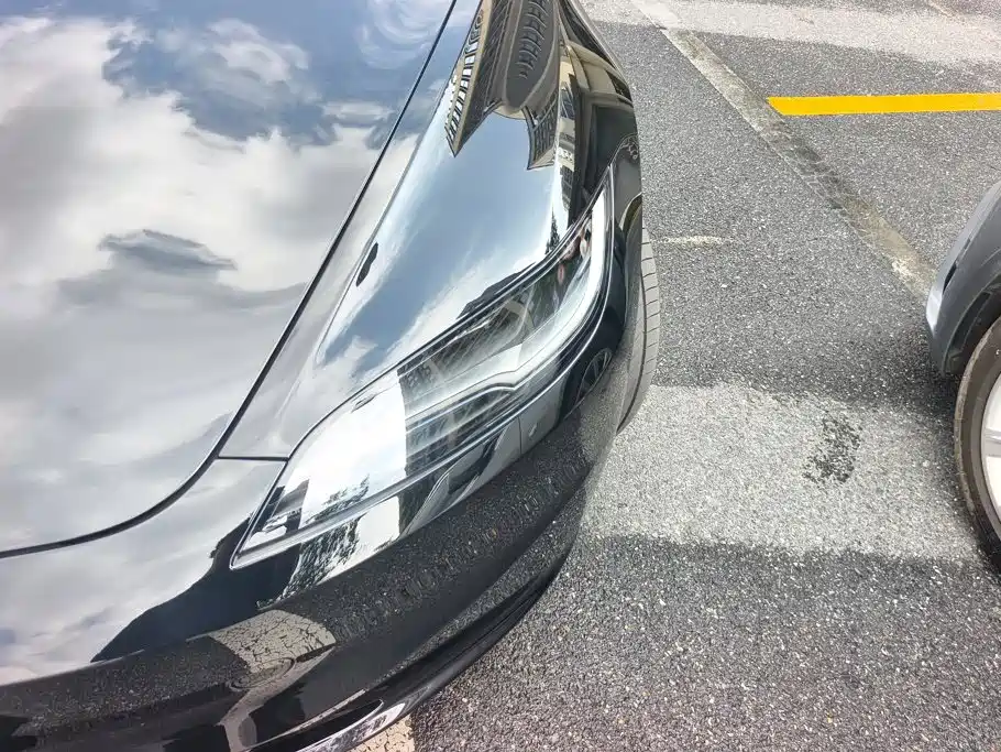 Tesla Model 3 — миниатюра 5