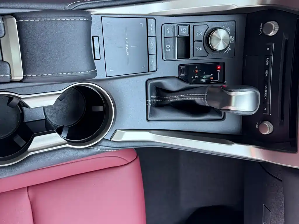 Lexus NX — миниатюра 11