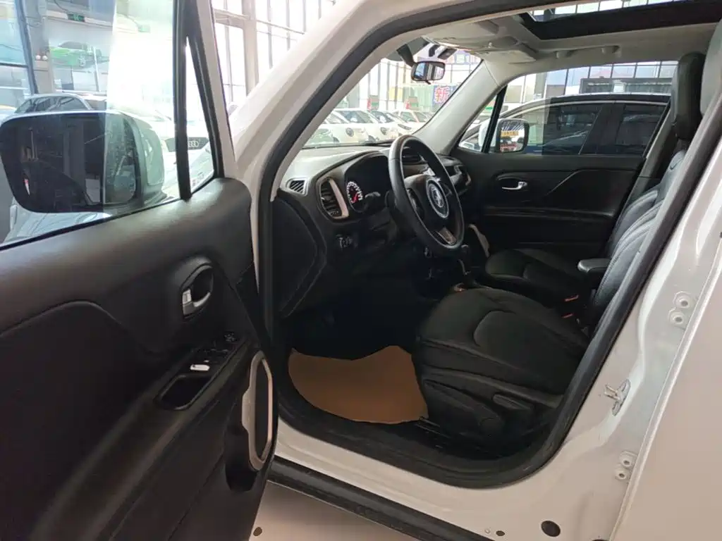 Jeep Renegade — миниатюра 16