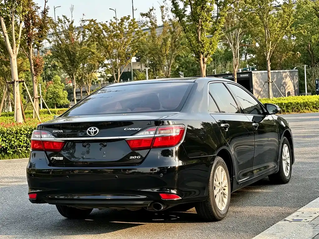 Toyota Camry — миниатюра 6