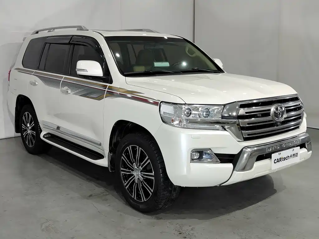TOYOTA LAND CRUISER