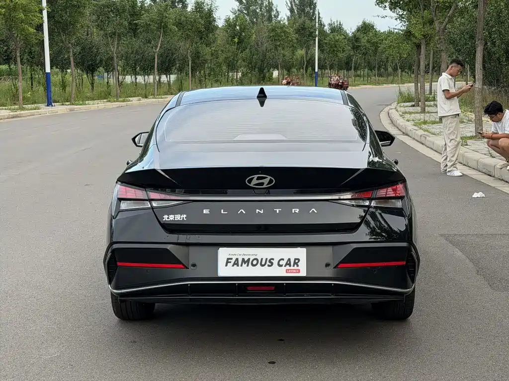 Hyundai Elantra — миниатюра 5