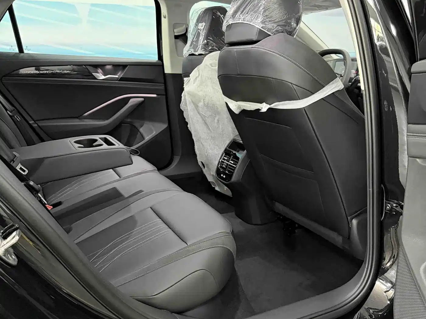 Volkswagen Magotan id 4583860 из Китая 9