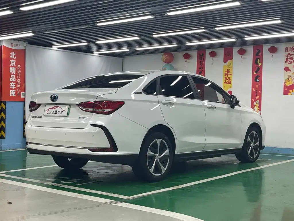 BAIC EU5 — миниатюра 5