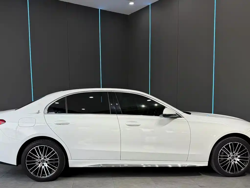 Mercedes-Benz C-Class — миниатюра 5