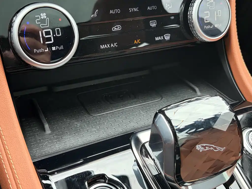 Jaguar XFL — миниатюра 13