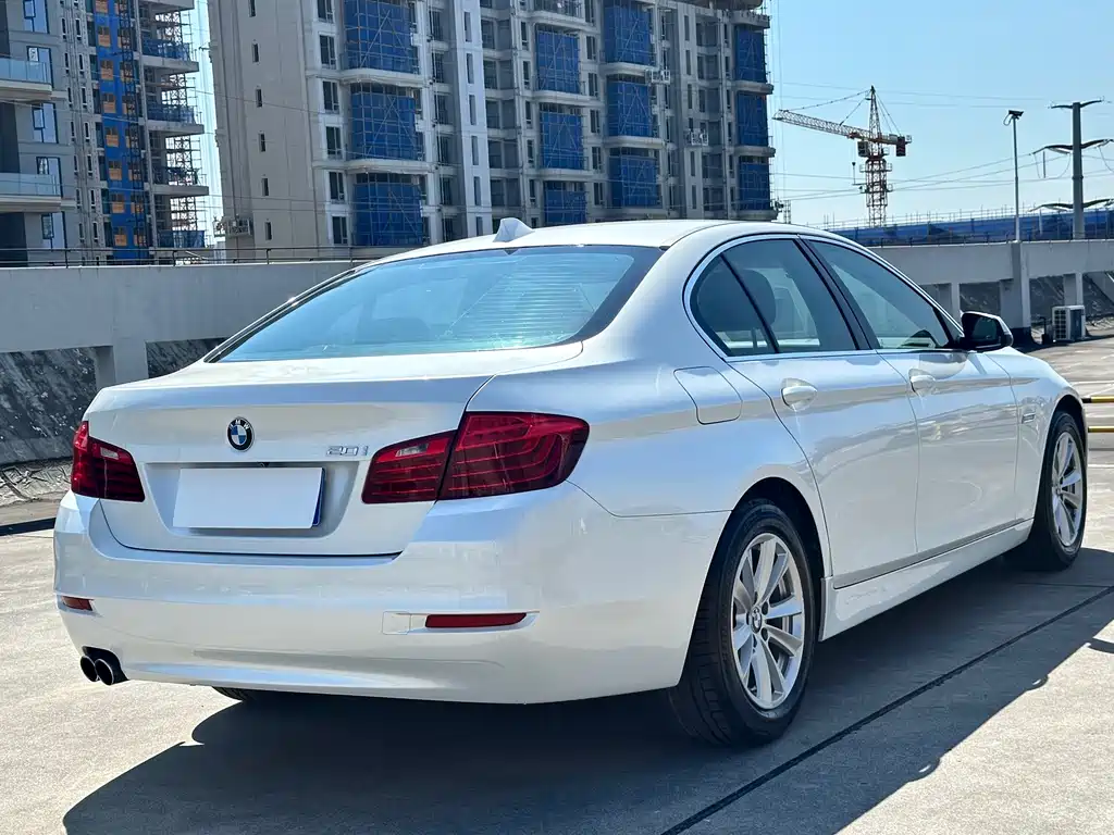 BMW 5 Series (Import) — миниатюра 7