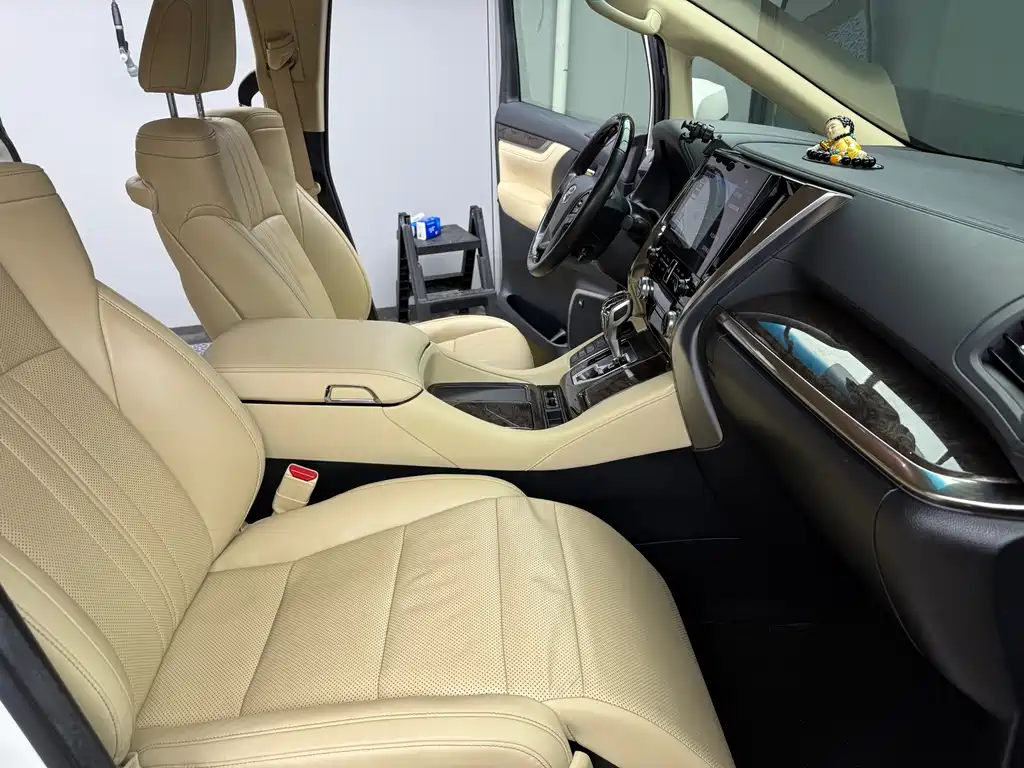 Toyota Alphard 2021 2.5L Luxury