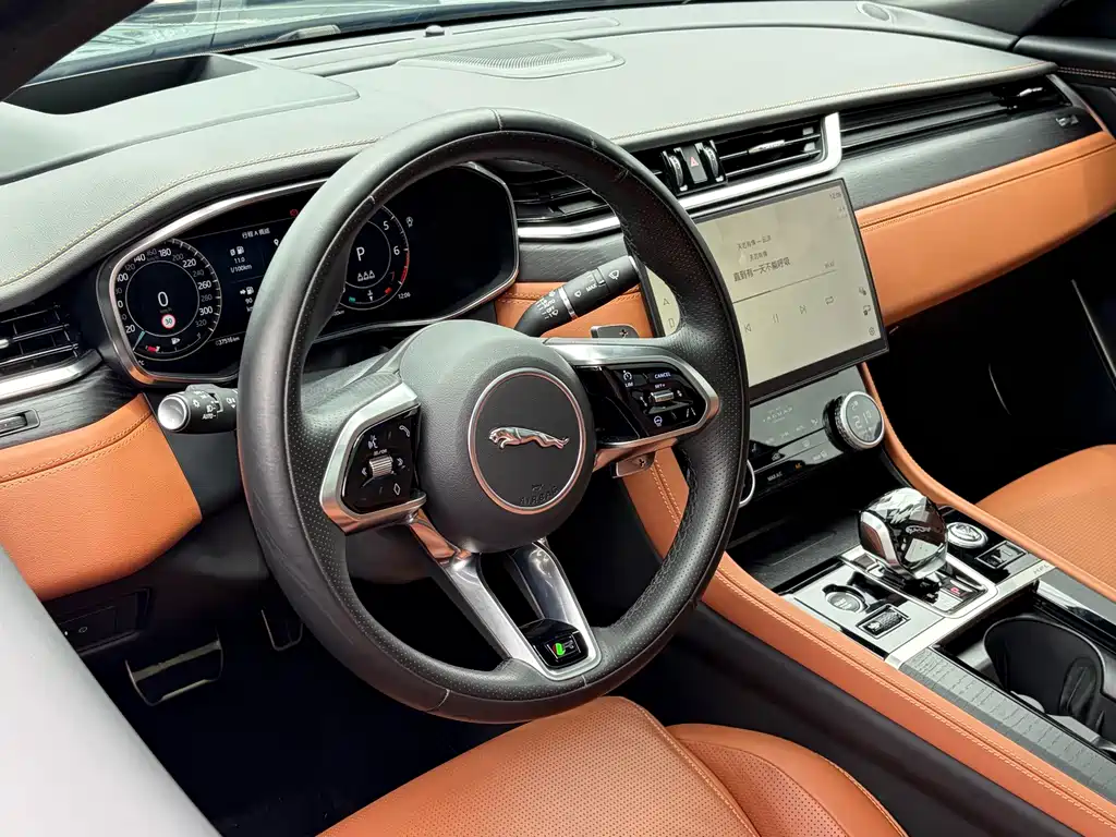 Jaguar XFL — миниатюра 9