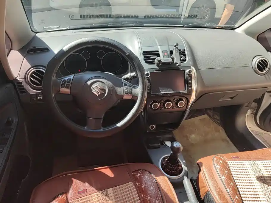 Suzuki SX4 — миниатюра 12