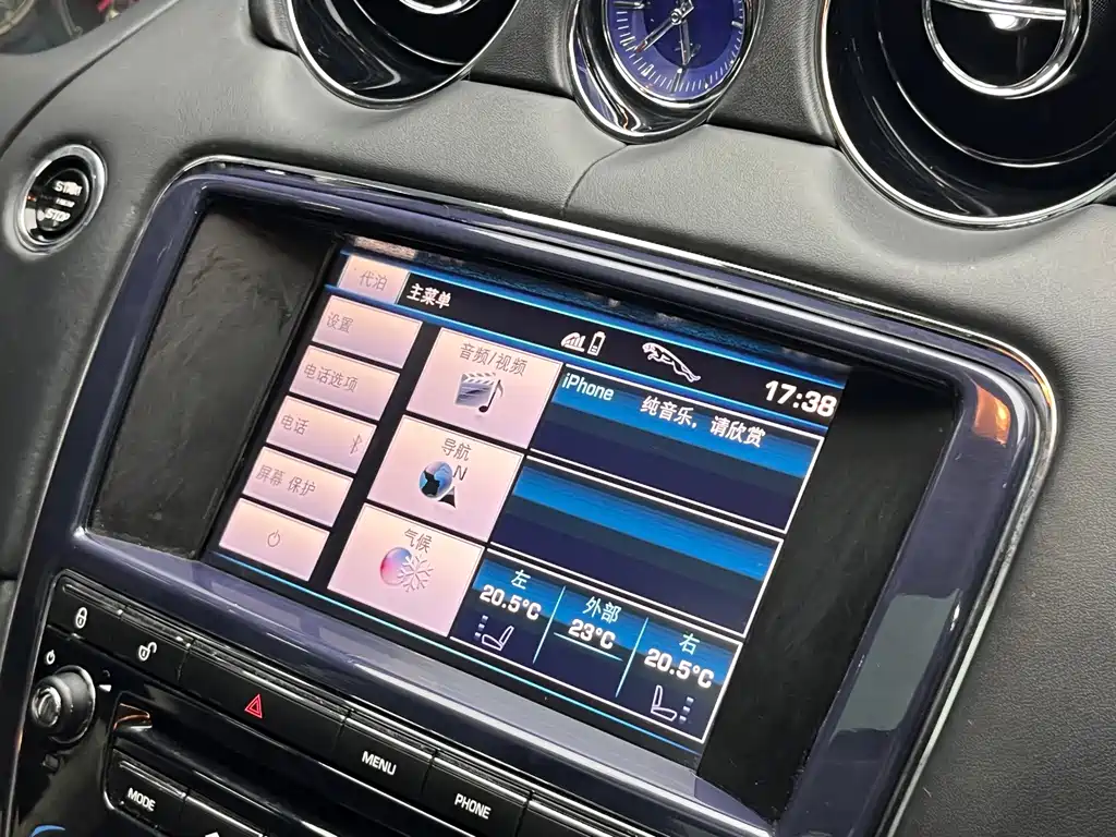 Jaguar XJ — миниатюра 28