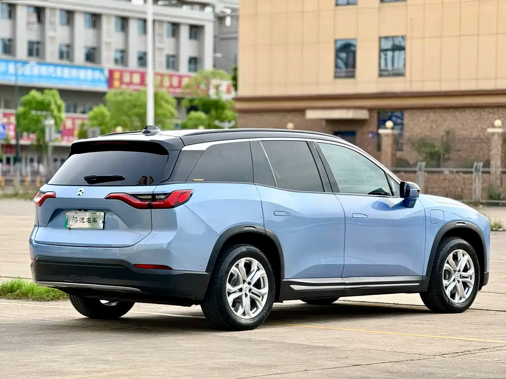 NIO ES8 2020 415KM мест