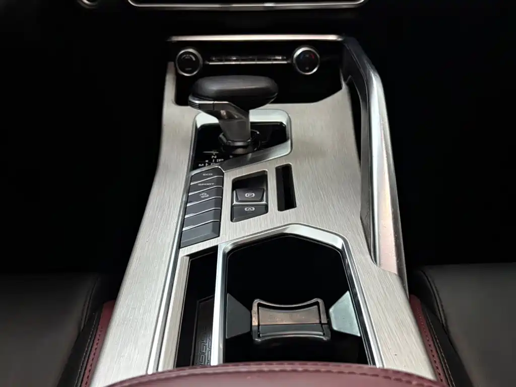 Geely Binyue — миниатюра 16