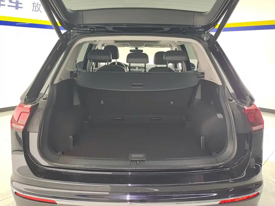Volkswagen Tiguan L — миниатюра 4