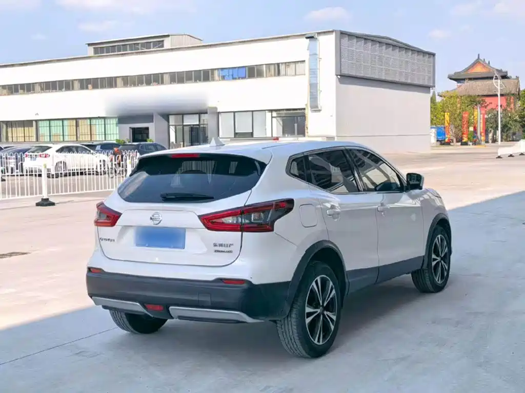 Nissan Qashqai — миниатюра 23