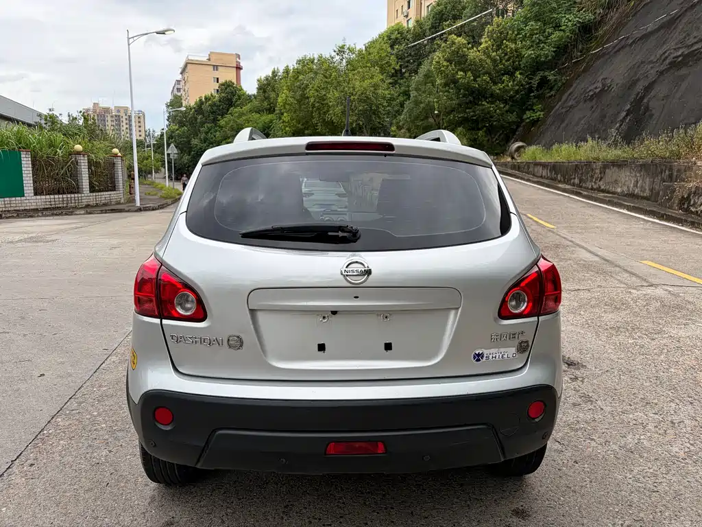 Nissan Qashqai 2012 2.0XL 6MT 2WD