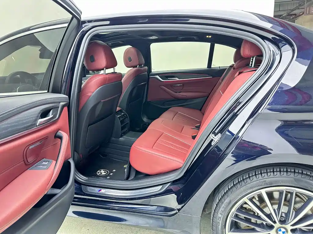 BMW 5 Series — миниатюра 21