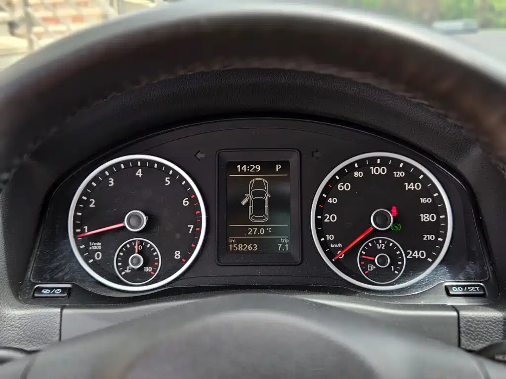 Volkswagen Tiguan 2015 1.8TSI AT