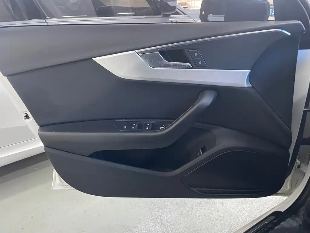 Audi A4L — миниатюра 19