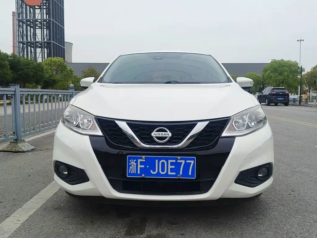 Nissan Tiida — миниатюра 2