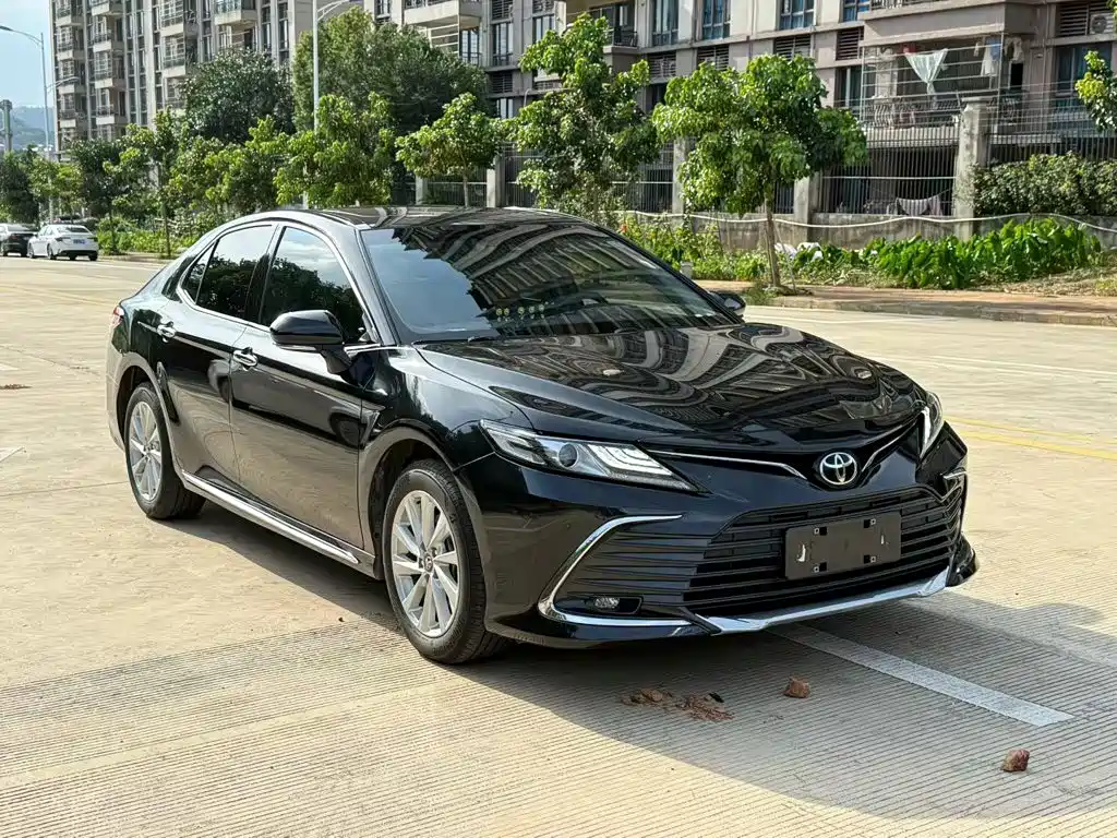Toyota Camry — миниатюра 3