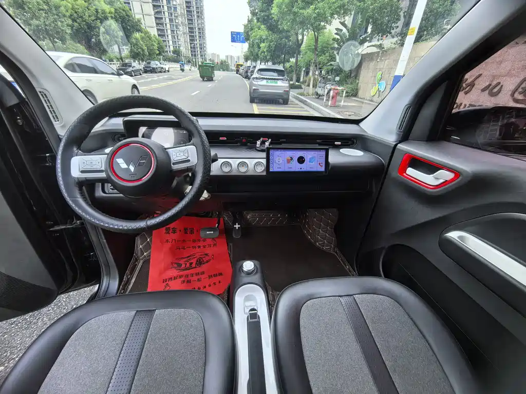 Wuling MINIEV — миниатюра 9