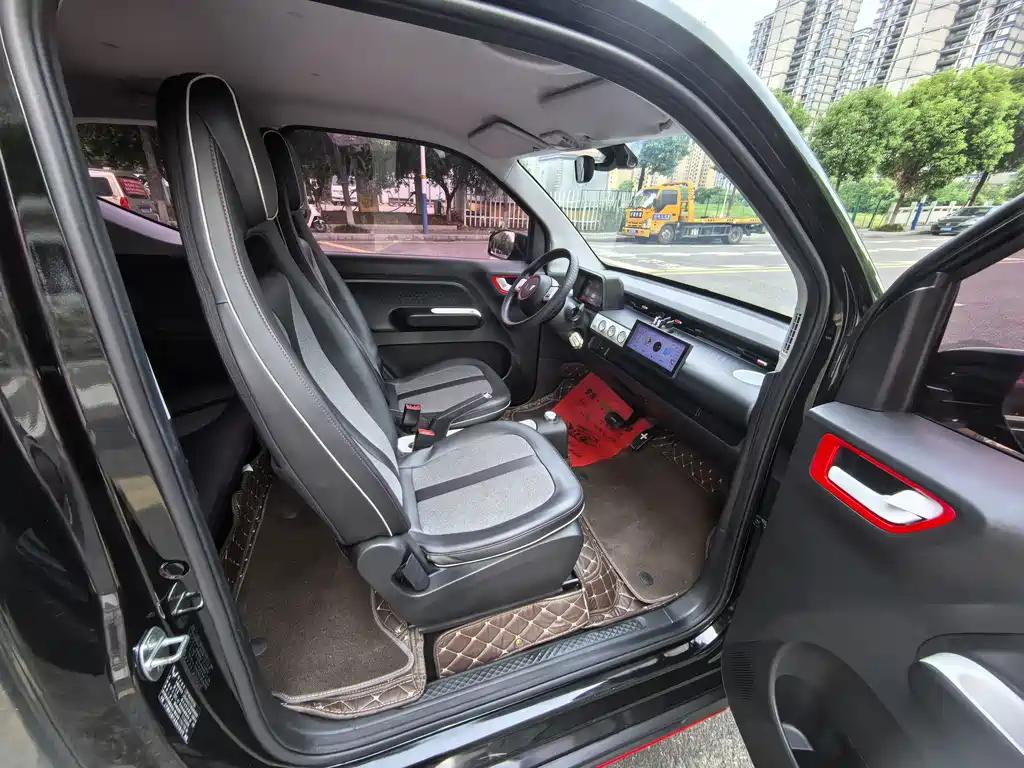 Wuling MINIEV — миниатюра 10