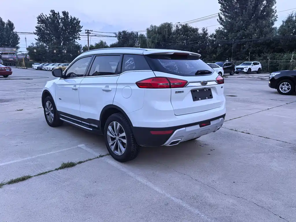 Geely Boyue — миниатюра 5